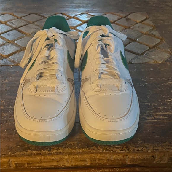 Nike  White and green Sneakers - Picture 3 of 6